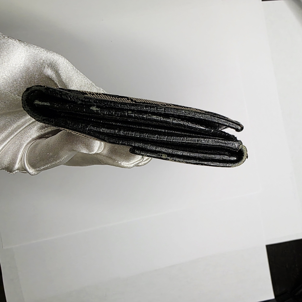Gucci Black and Tan Wallet - Picture 9 of 9